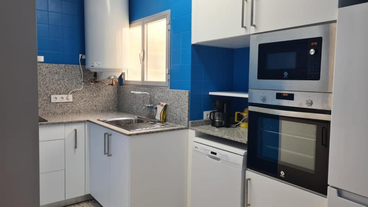 Agi Avenida Apartment Roses
